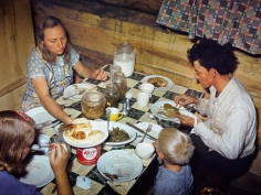 Debbie Grossman,&nbsp; The Fae and Doris Caudill family eating dinner in their dugout, 2009/10&nbsp;
